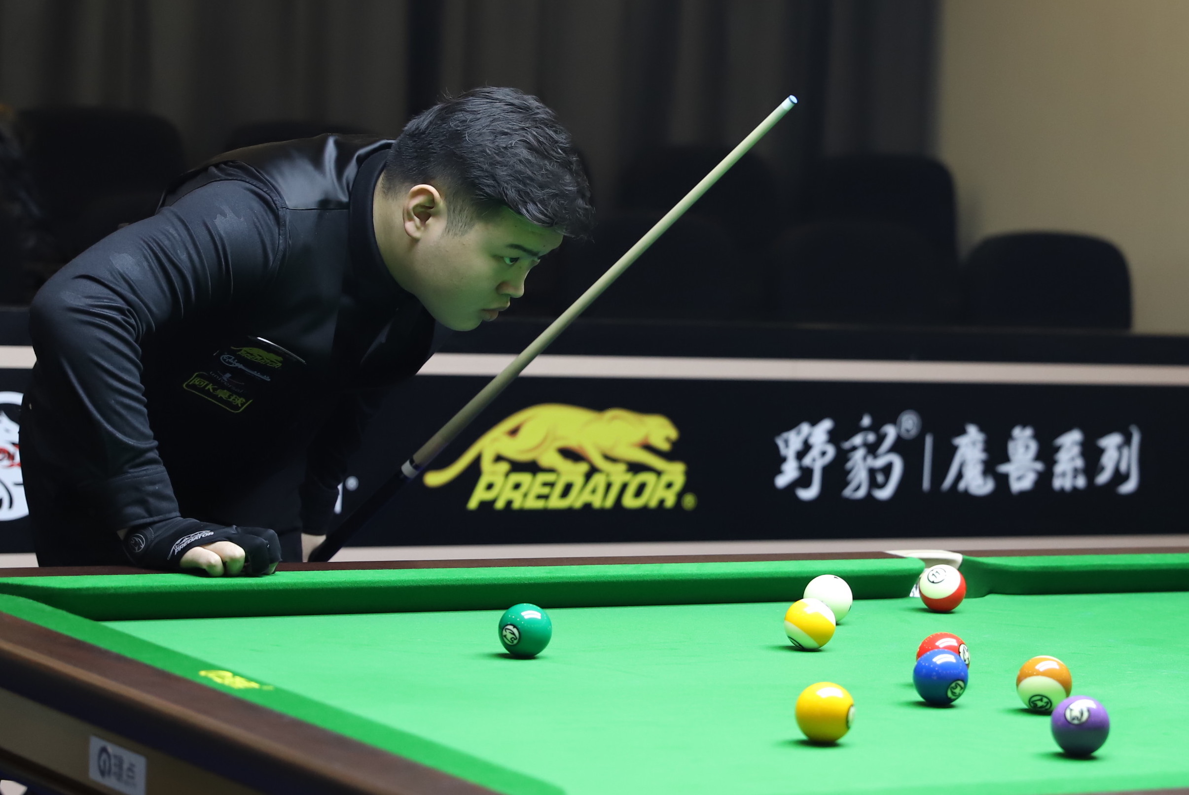 续在国际足 续在国际足