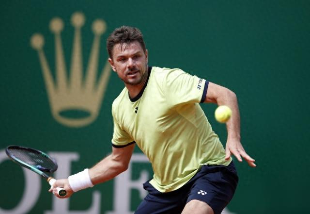 她在赛场上 她在赛场上