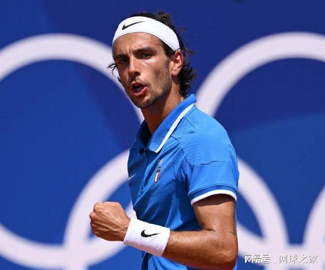 捧与争议并 捧与争议并